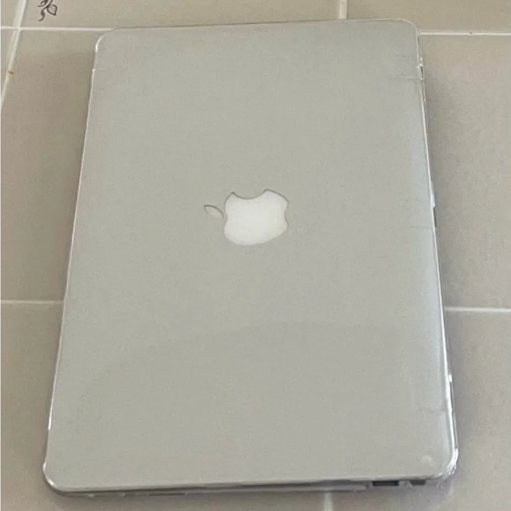 Bundle Apple MacBook Air 11.6 With Hello Kitty Sleeve, Transparent Case